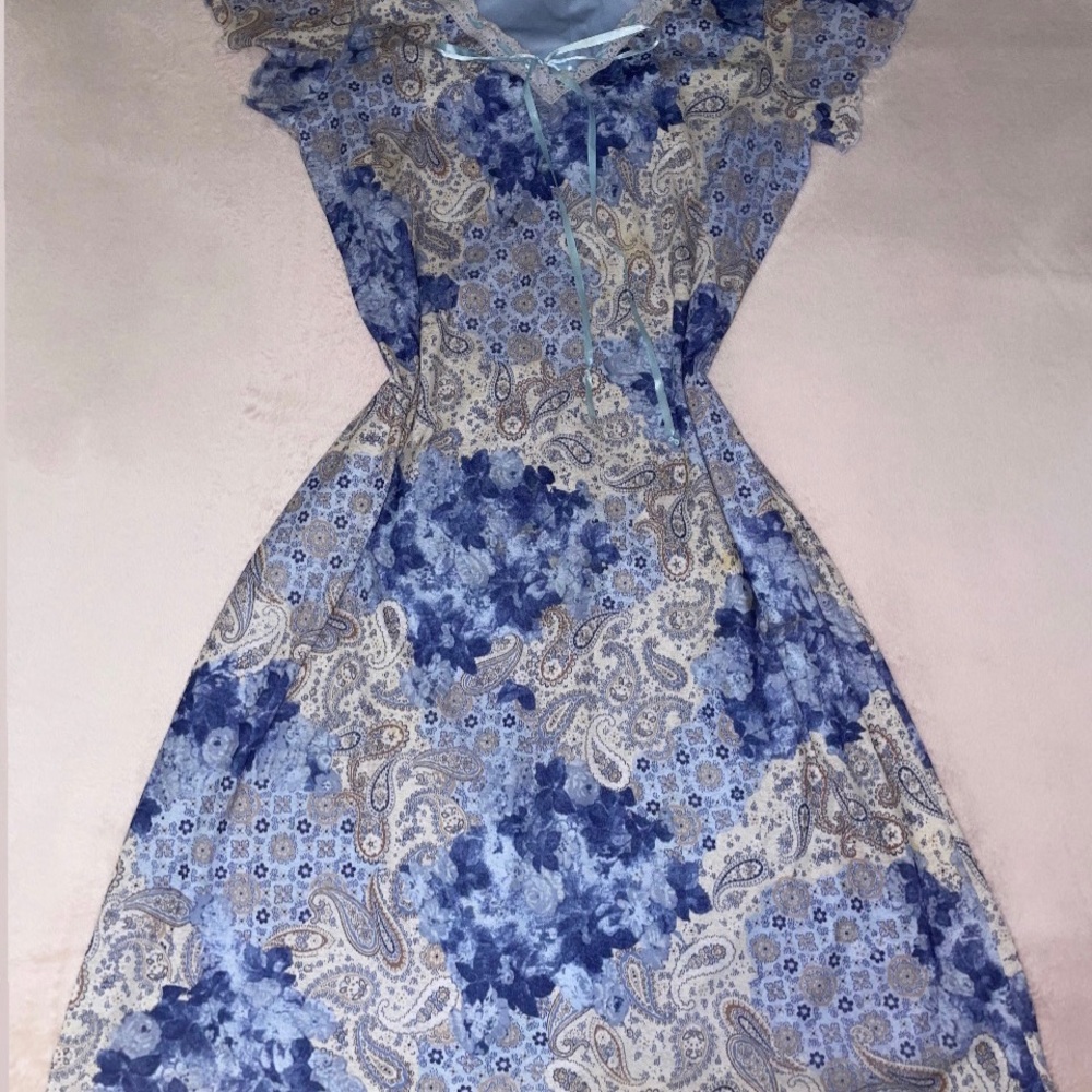 Elegant Blue Floral Dress